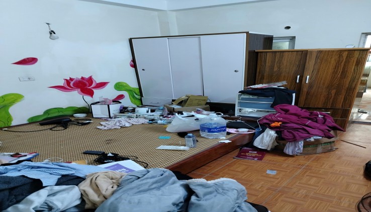 Cho thuê làm Cà phê, VP kết hợp ở lại ngõ ô tô Đặng Văn Ngữ, 50m2, 4 tầng, 3 ngủ, 25 Triệu